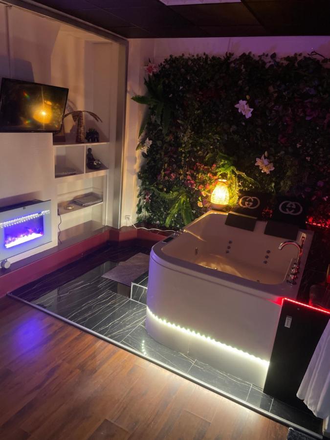 Jacuzzi 9Em Apartment Paris Exterior photo